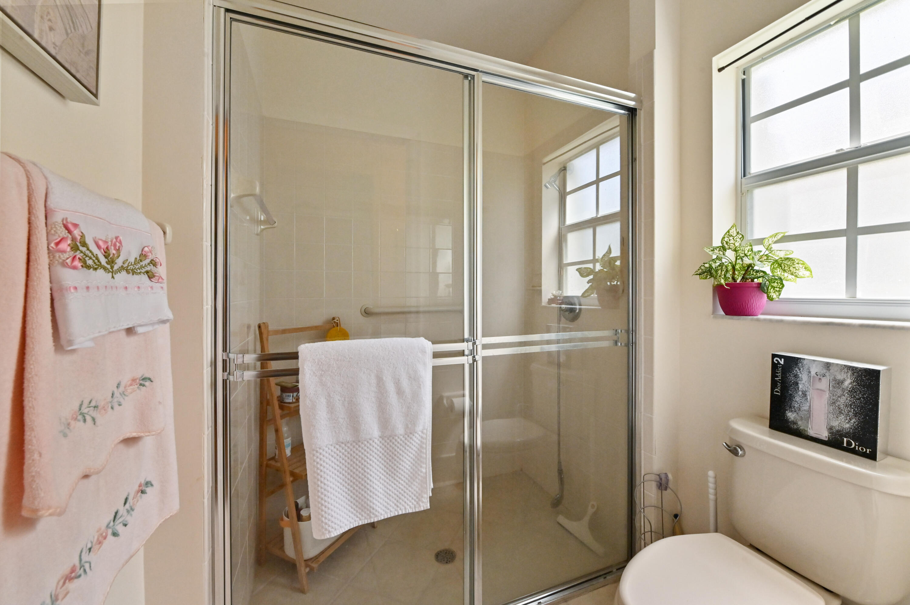 FLORAL LAKES - Residential