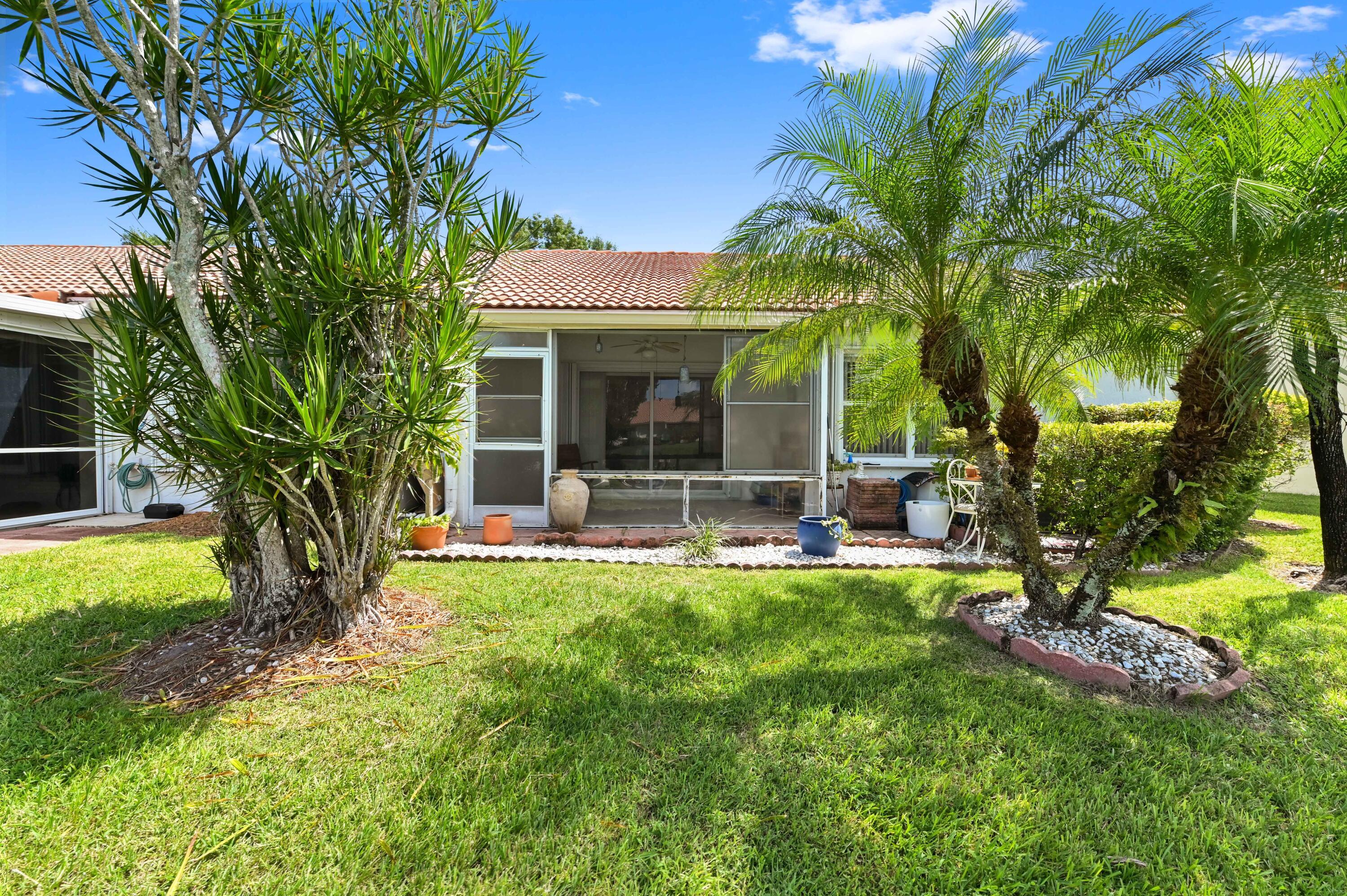 FLORAL LAKES - Residential