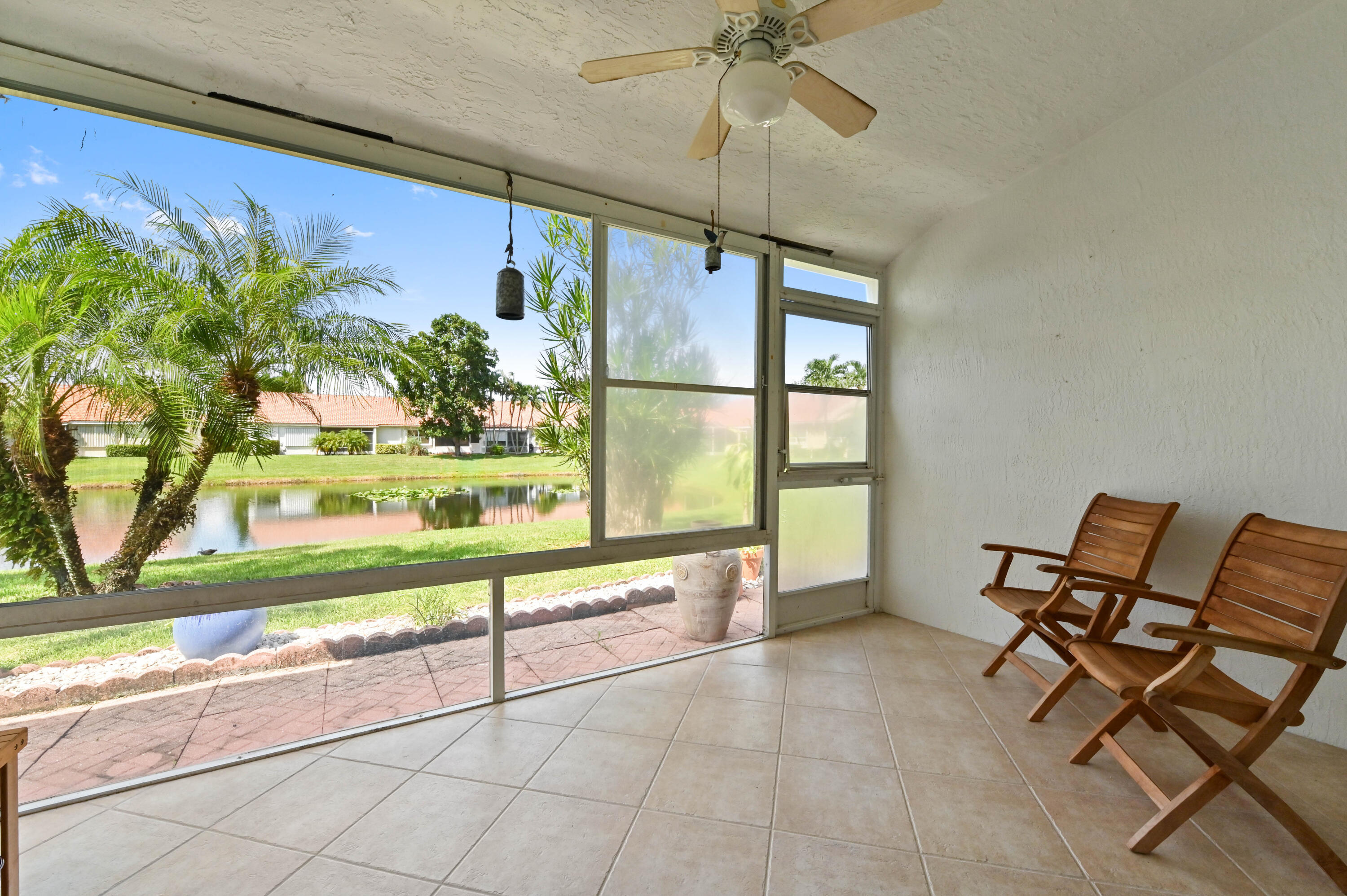 FLORAL LAKES - Residential