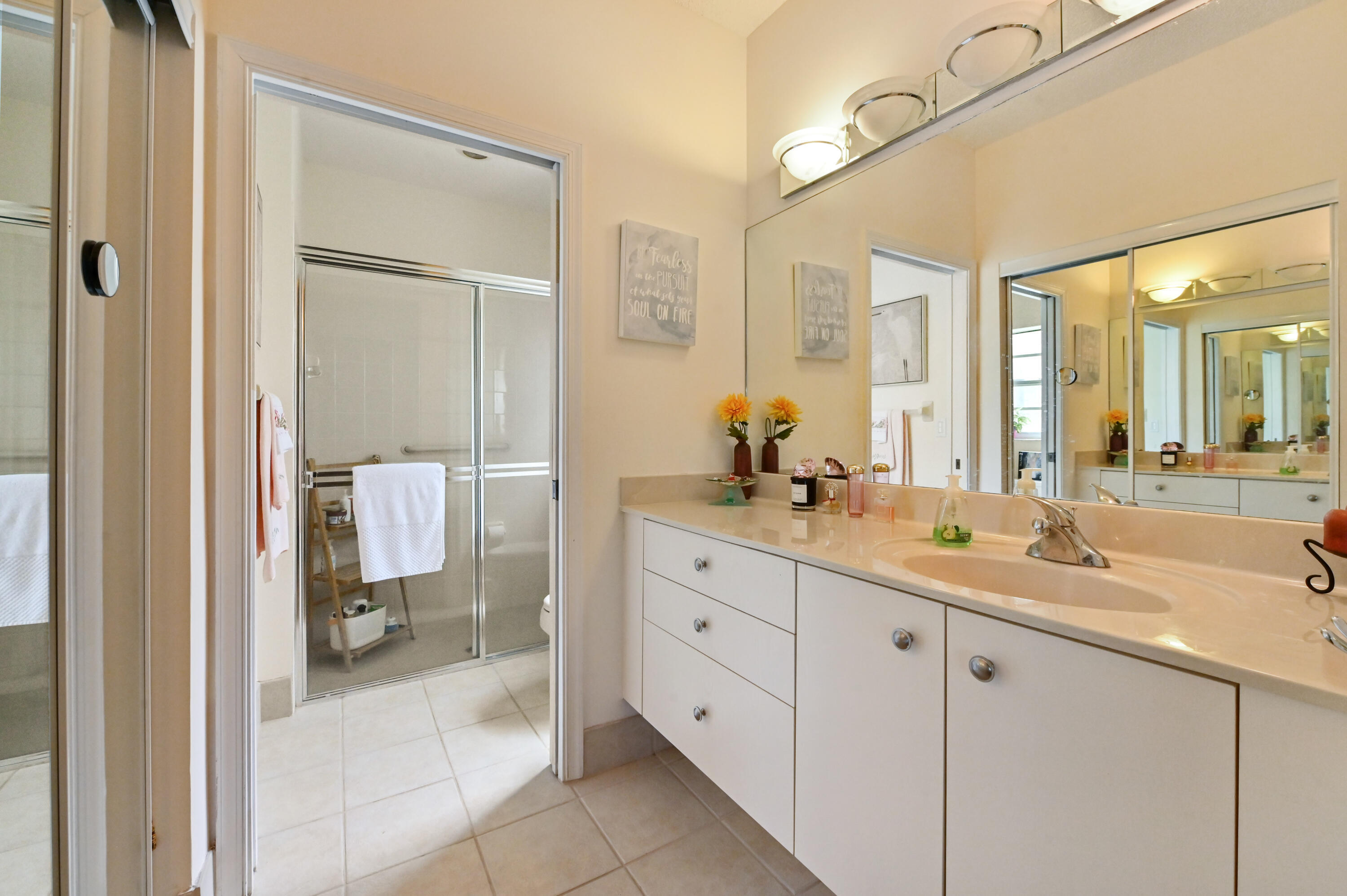 FLORAL LAKES - Residential