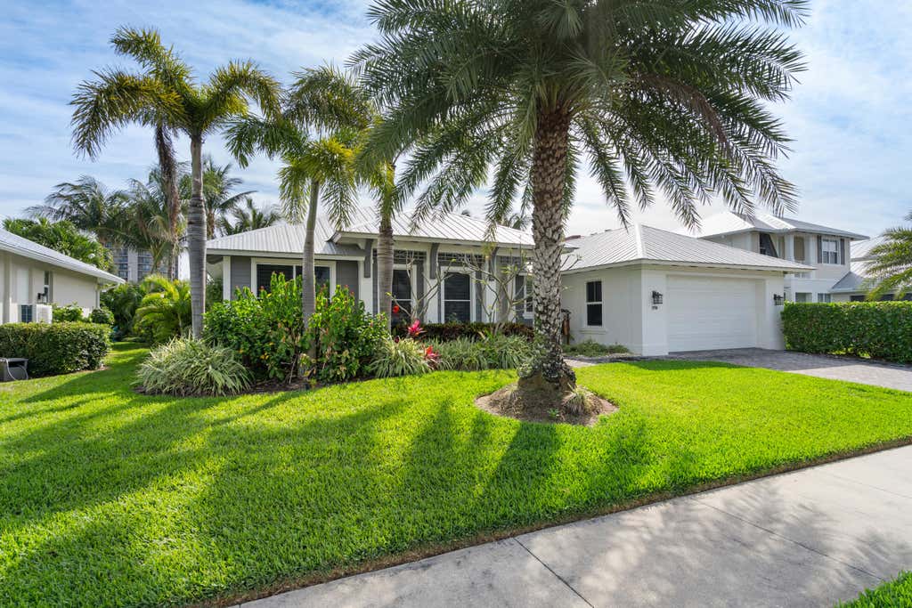 Photo of 3918 Duneside Drive, Hutchinson Island, FL 34949 (MLS # R10977168)