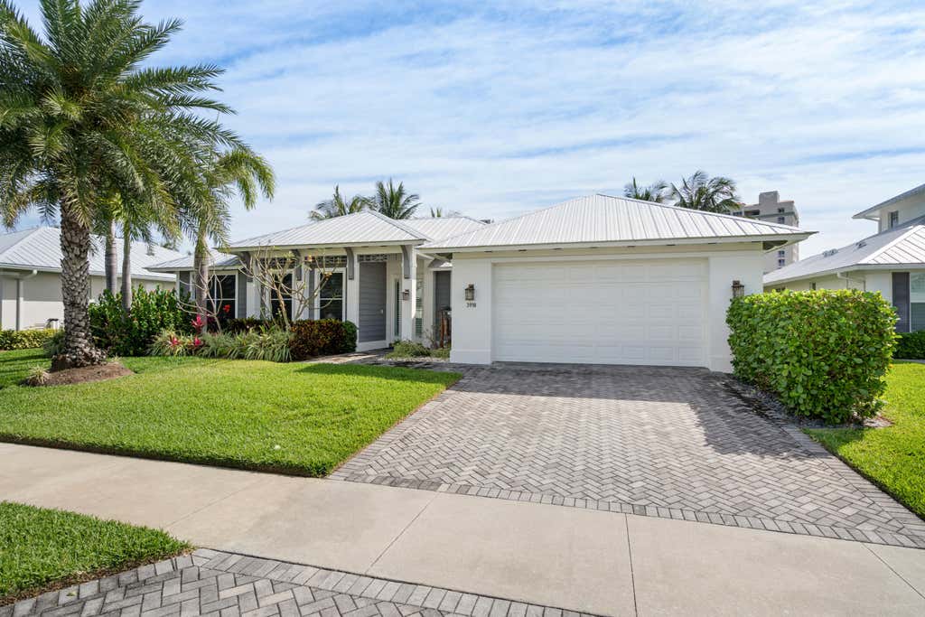 Photo of 3918 Duneside Drive, Hutchinson Island, FL 34949 (MLS # R10977168)