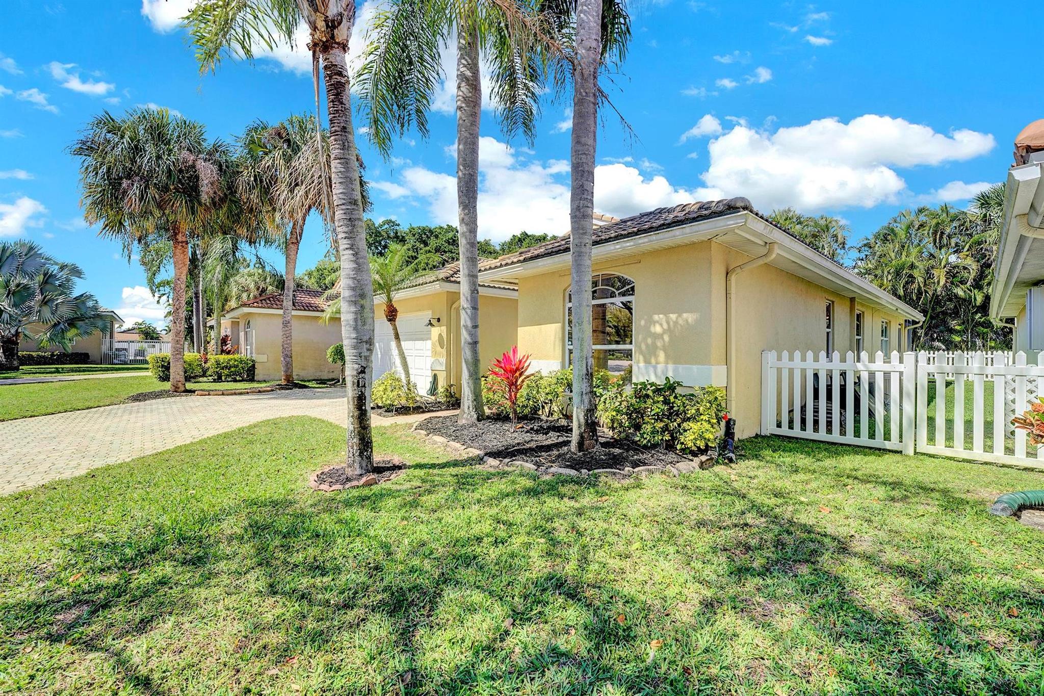 5445 Grande Palm Cir