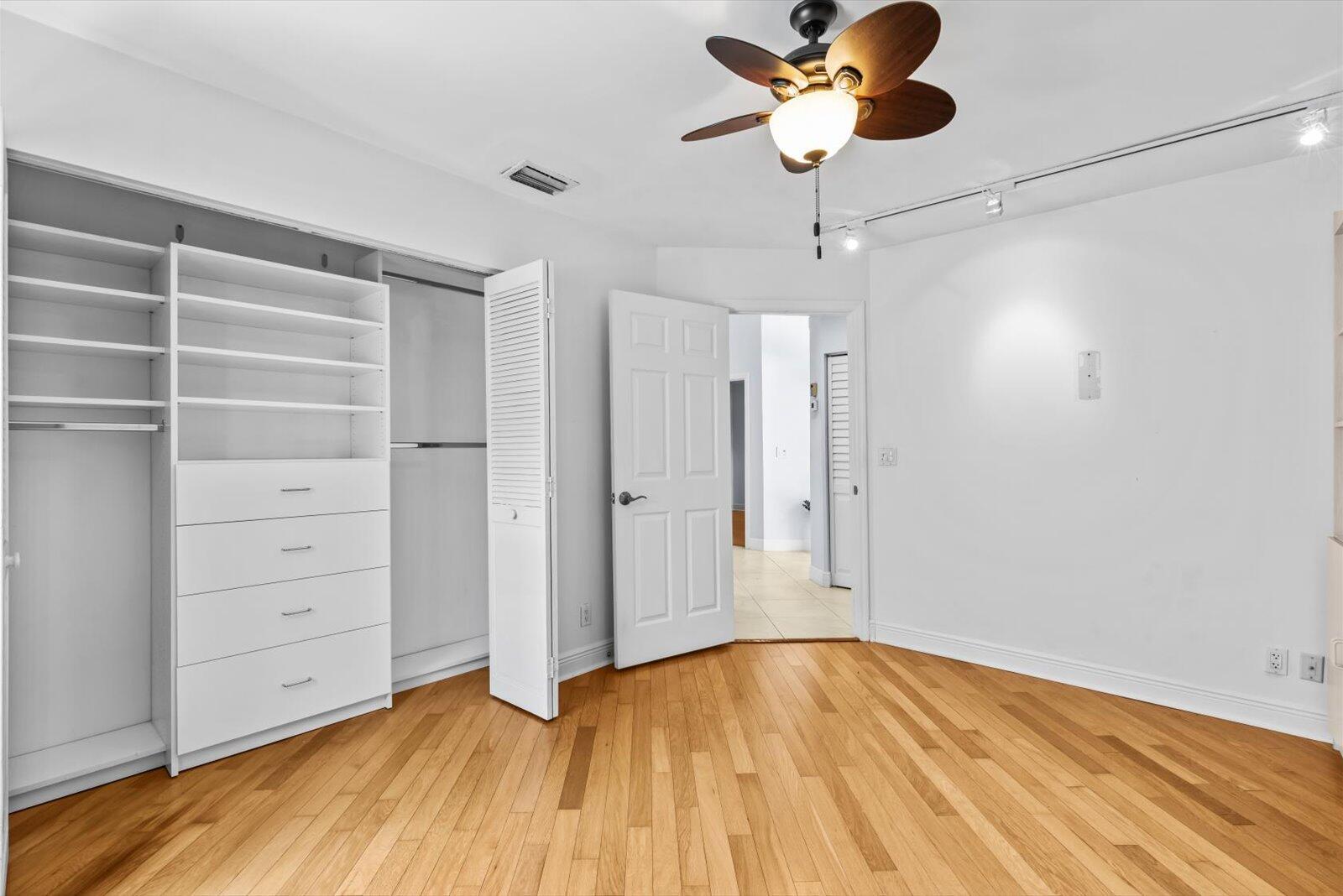 CRYSTAL POINTE 3 - Residential