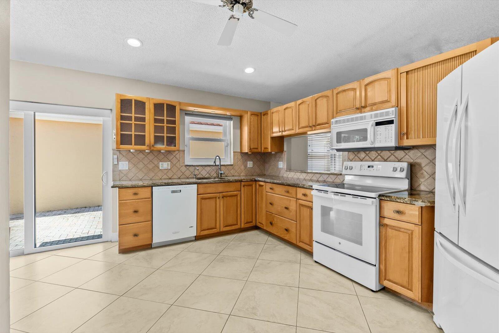 CRYSTAL POINTE 3 - Residential