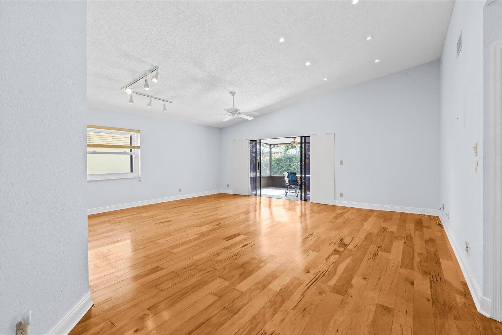 CRYSTAL POINTE 3 - Residential