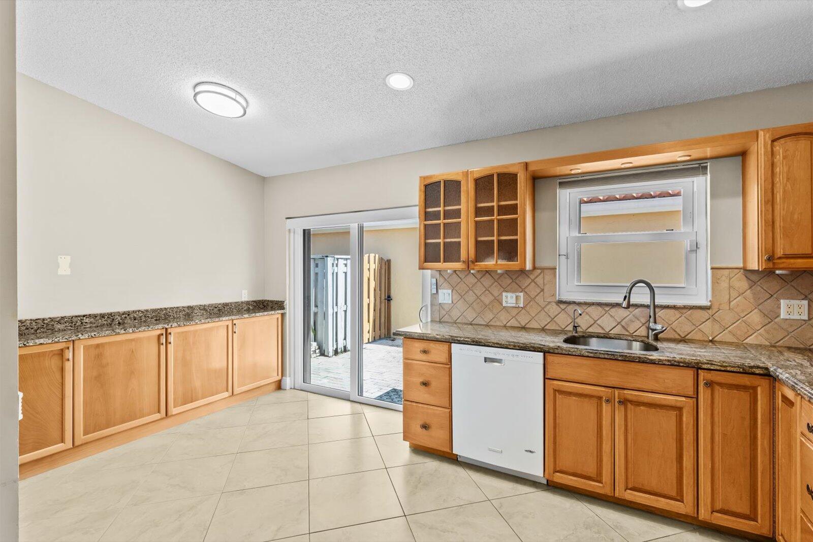 CRYSTAL POINTE 3 - Residential