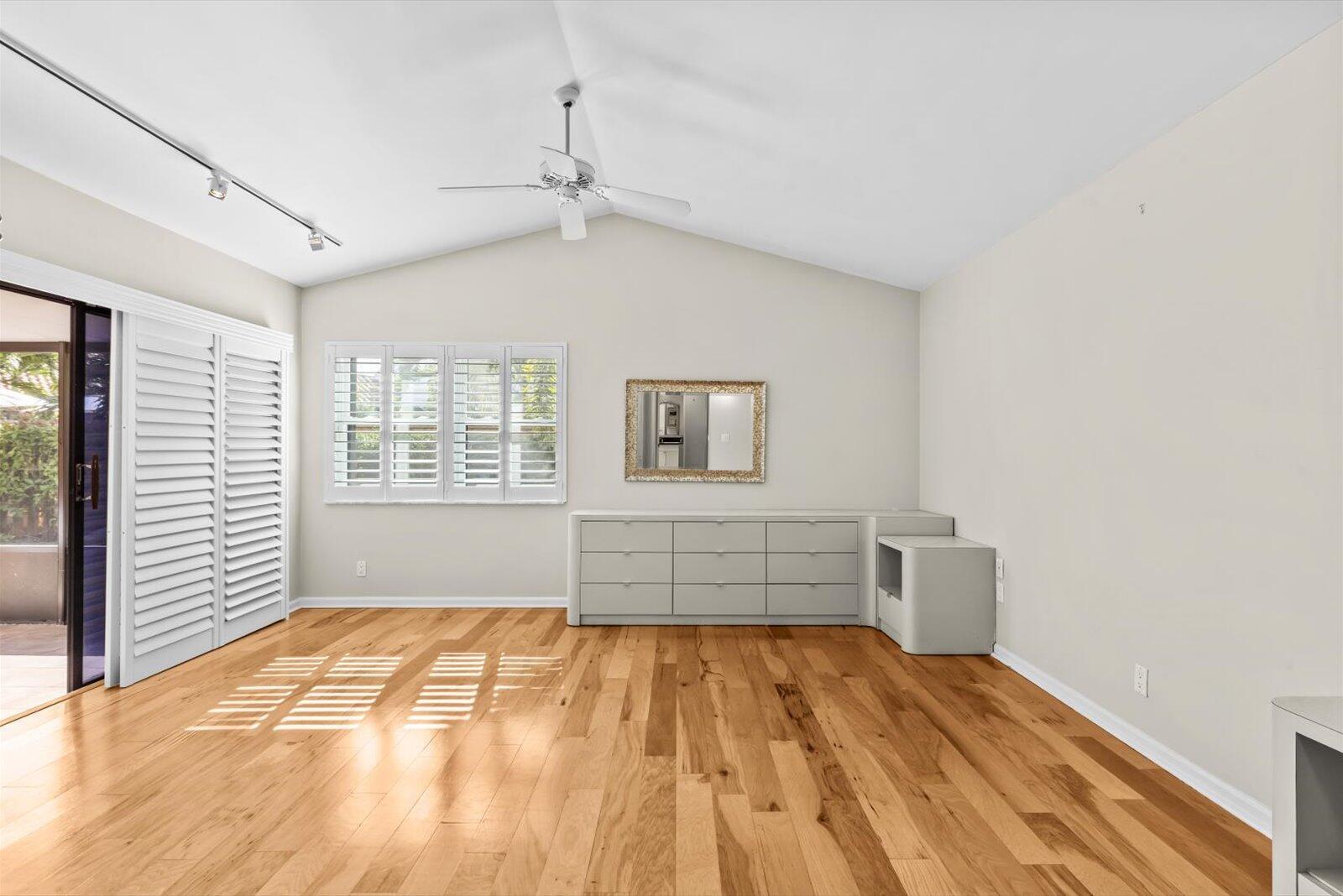 CRYSTAL POINTE 3 - Residential