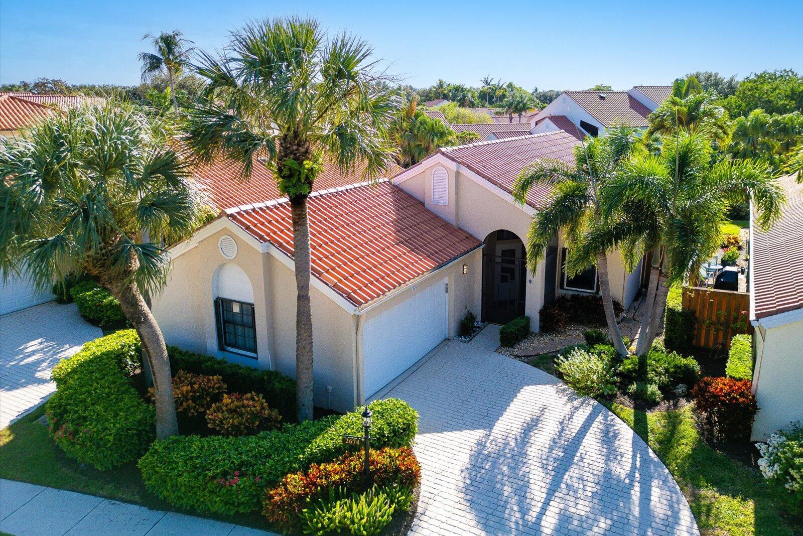 2674 La Lique Circle