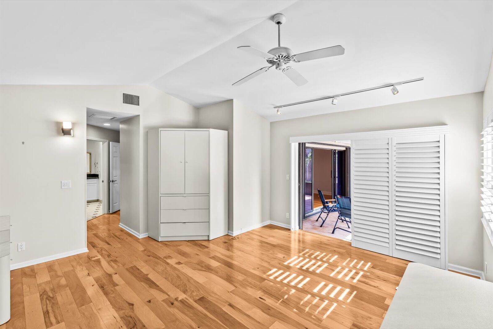 CRYSTAL POINTE 3 - Residential