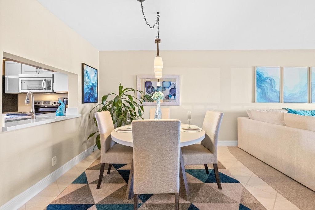 Photo of 7076 Huntington Lane #802, Delray Beach, FL 33446 (MLS # R11154955)