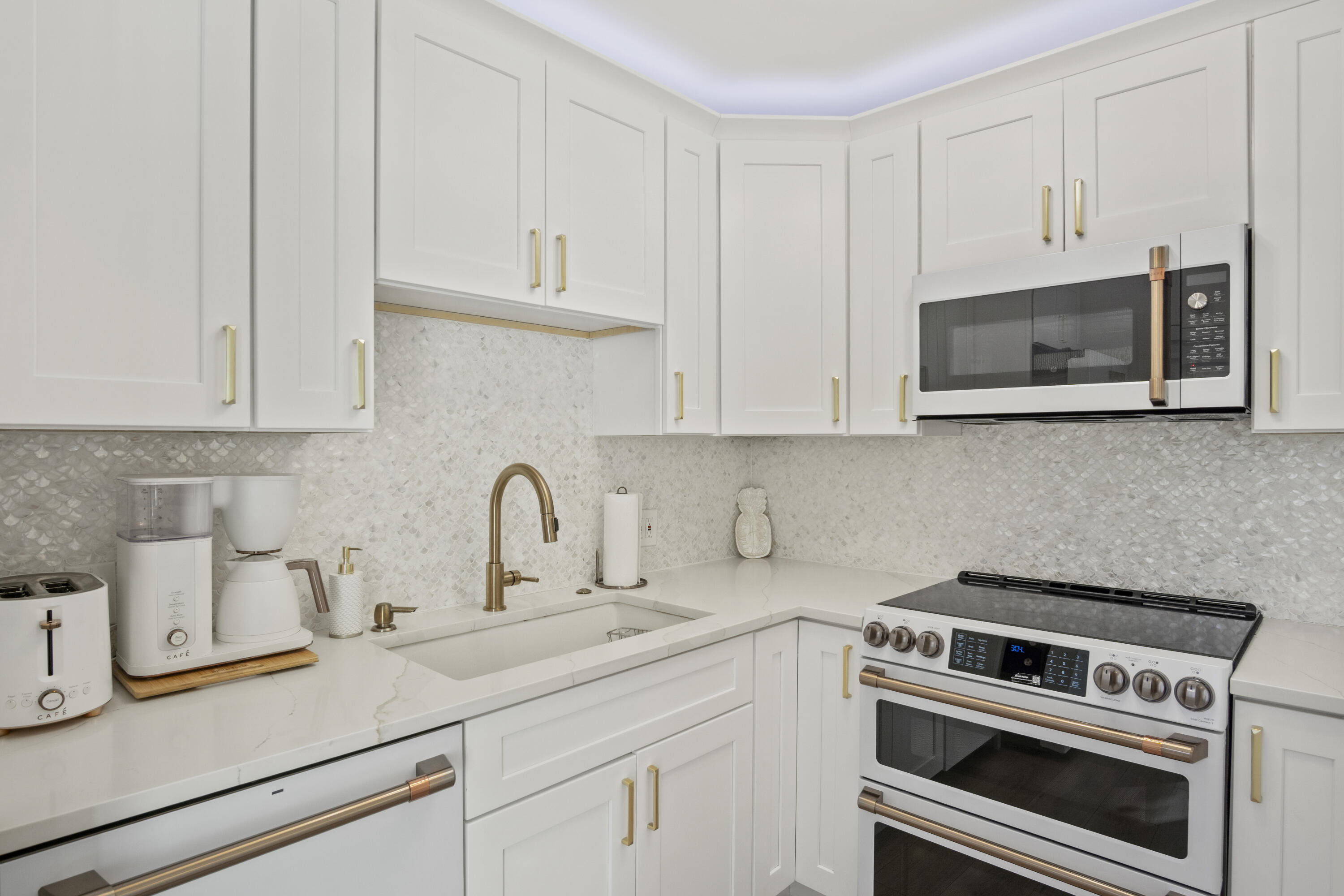 RIVER PINES - Residential Lease