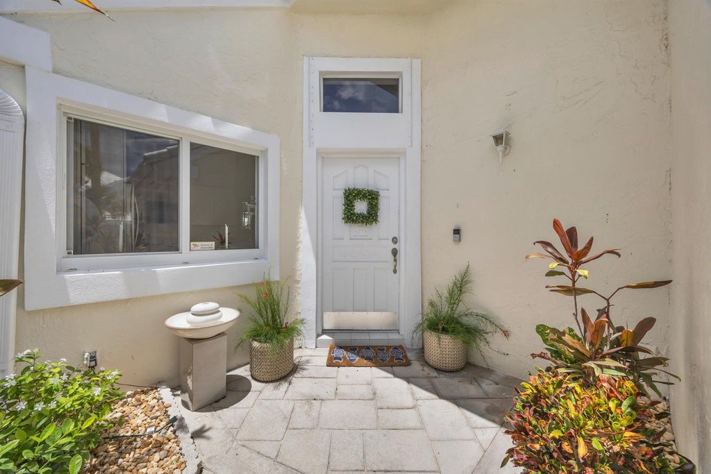 Photo of 30 Selby Lane, Palm Beach Gardens, FL 33418 (MLS # R11134617)