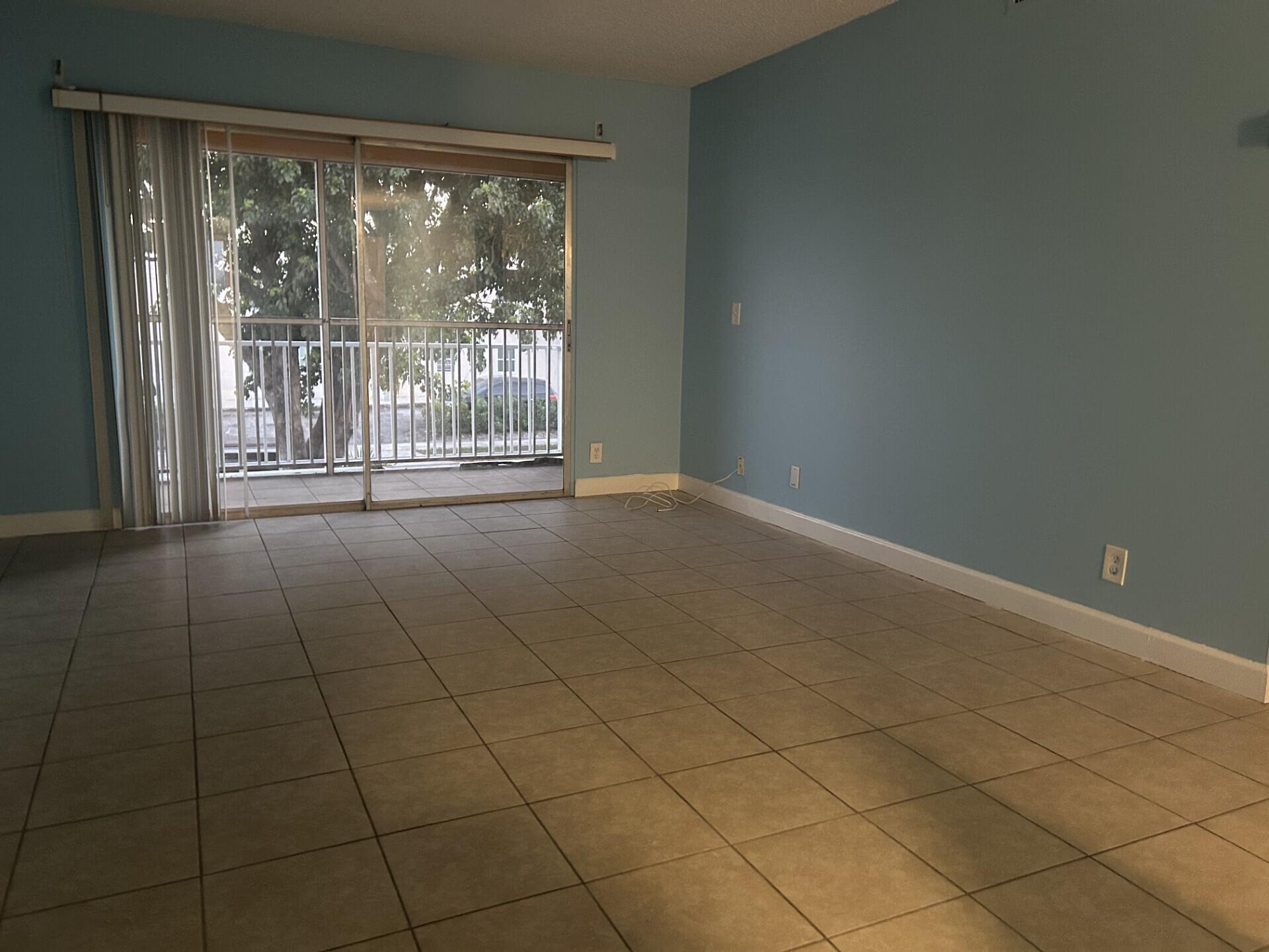 1501 Crescent E49 Circle E49