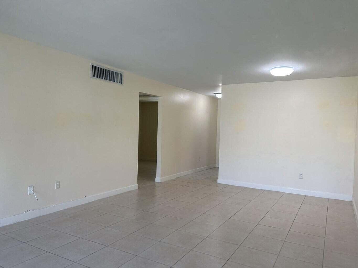 1501 Crescent E49 Circle E49