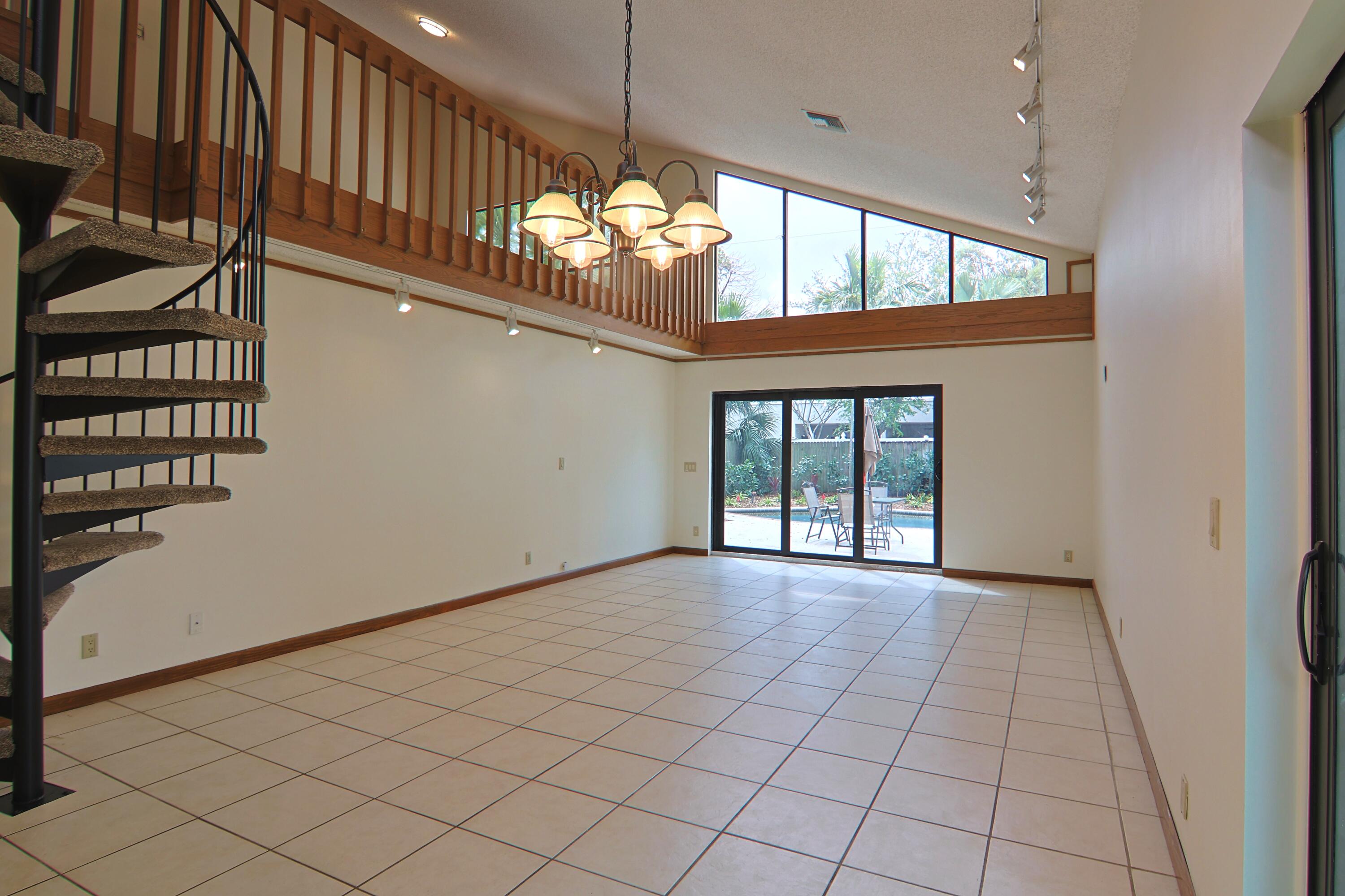 DELRAY MNR - Residential Income