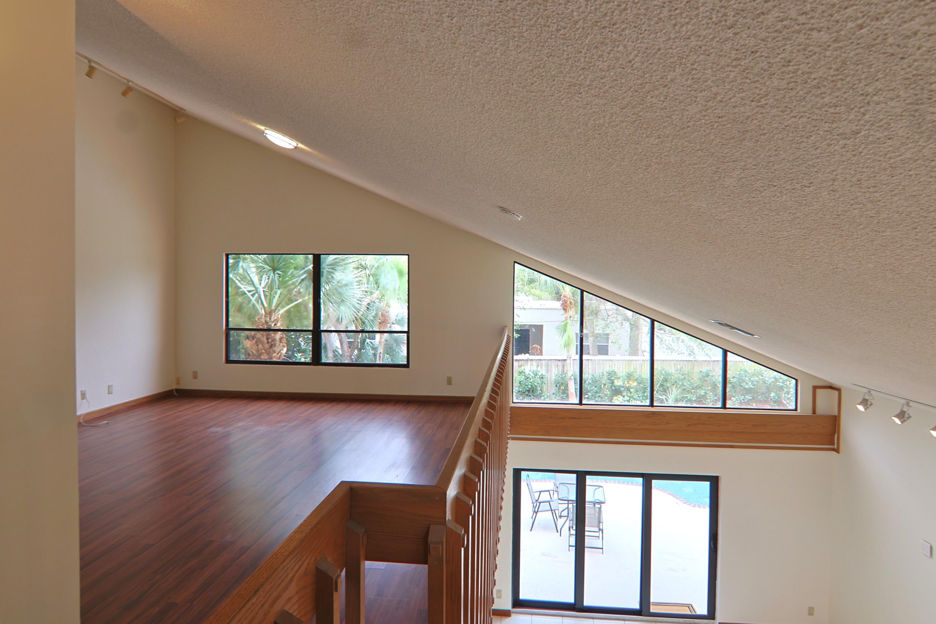 DELRAY MNR - Residential Income