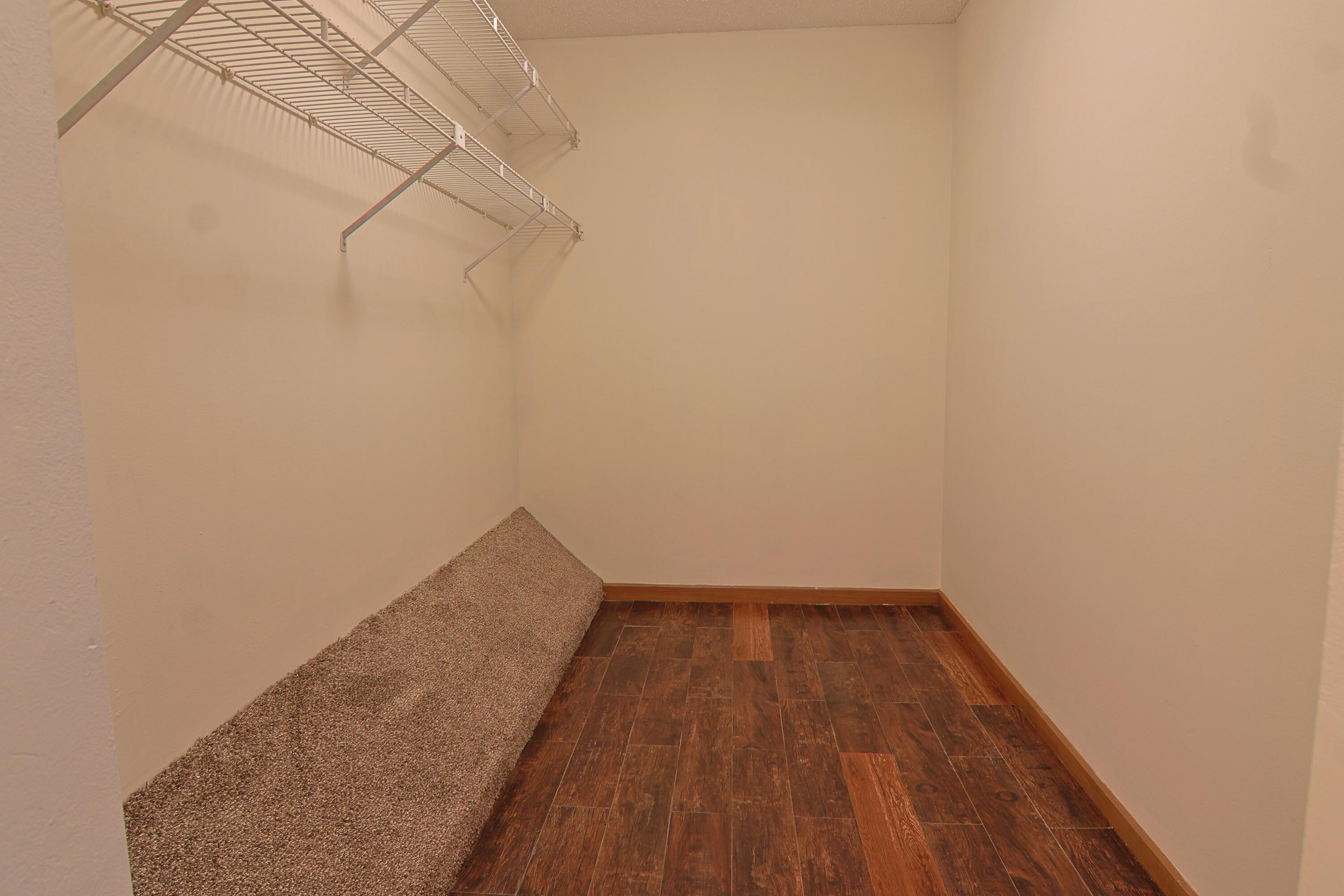 DELRAY MNR - Residential Income