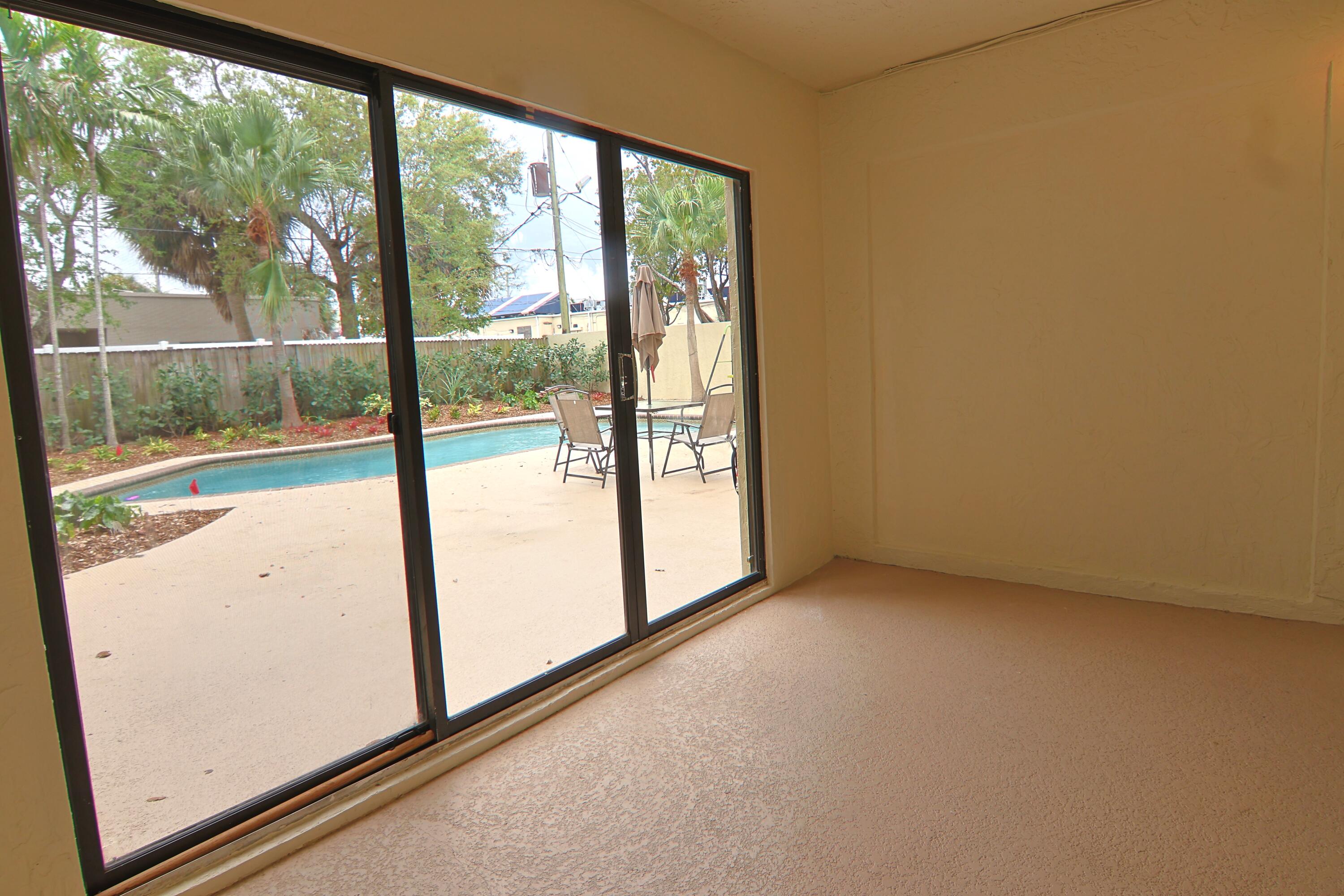 DELRAY MNR - Residential Income