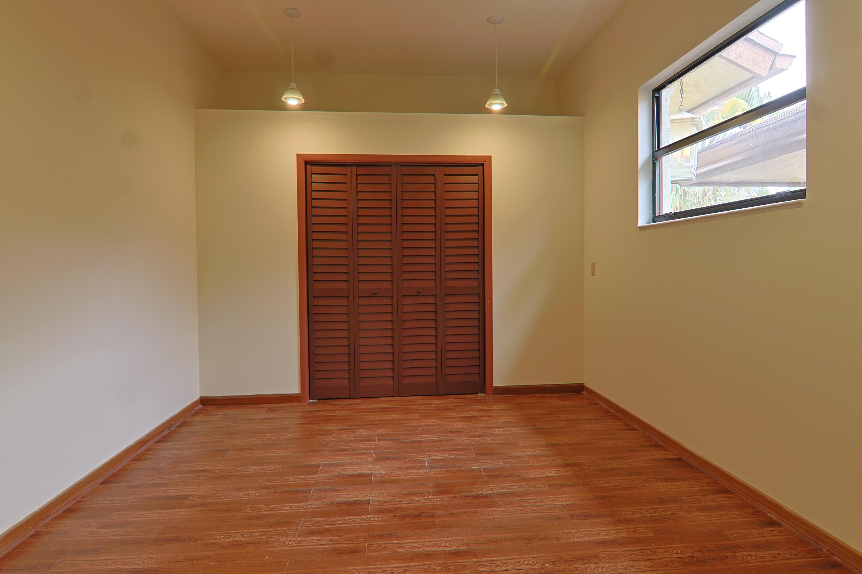 DELRAY MNR - Residential Income