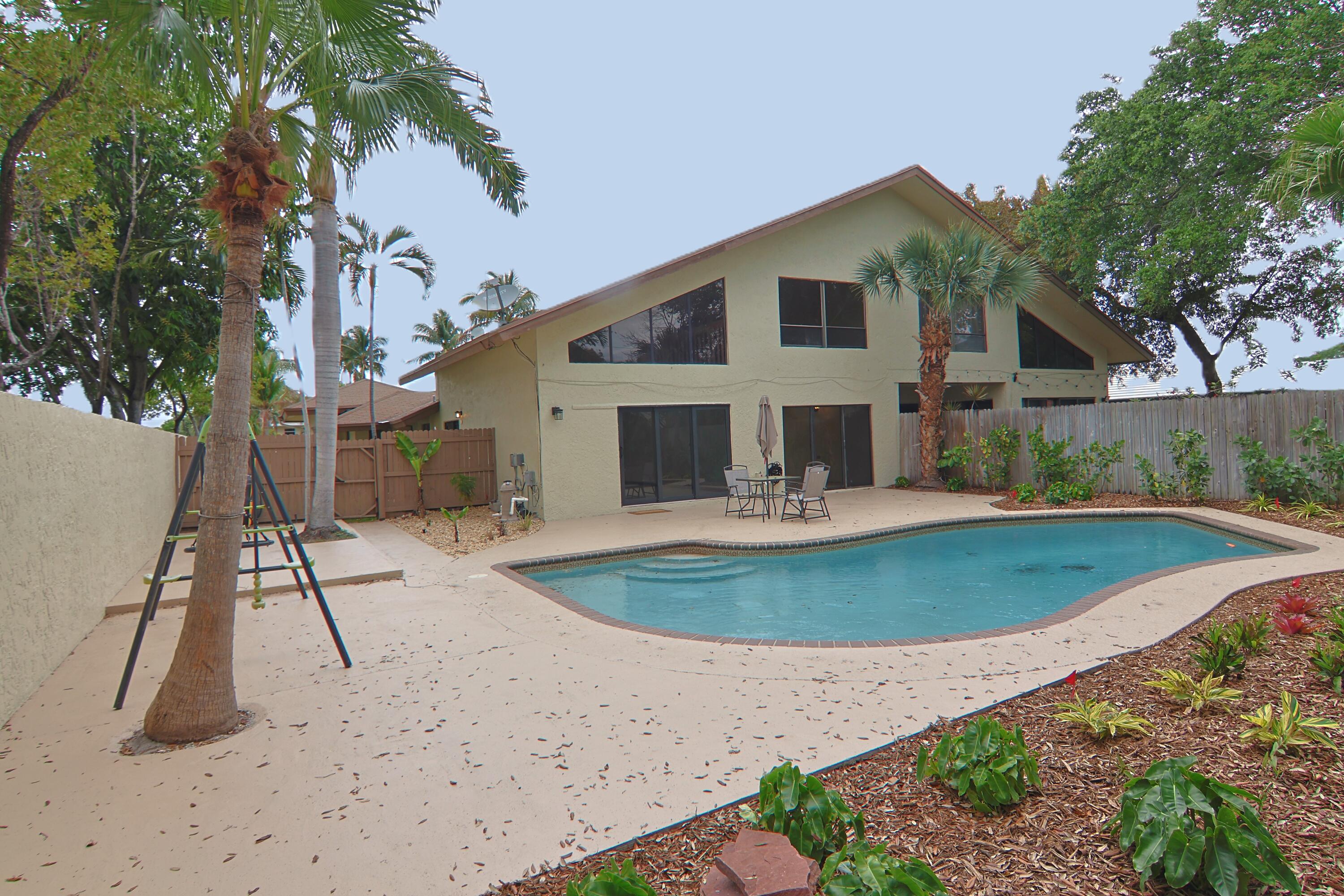 DELRAY MNR - Residential Income