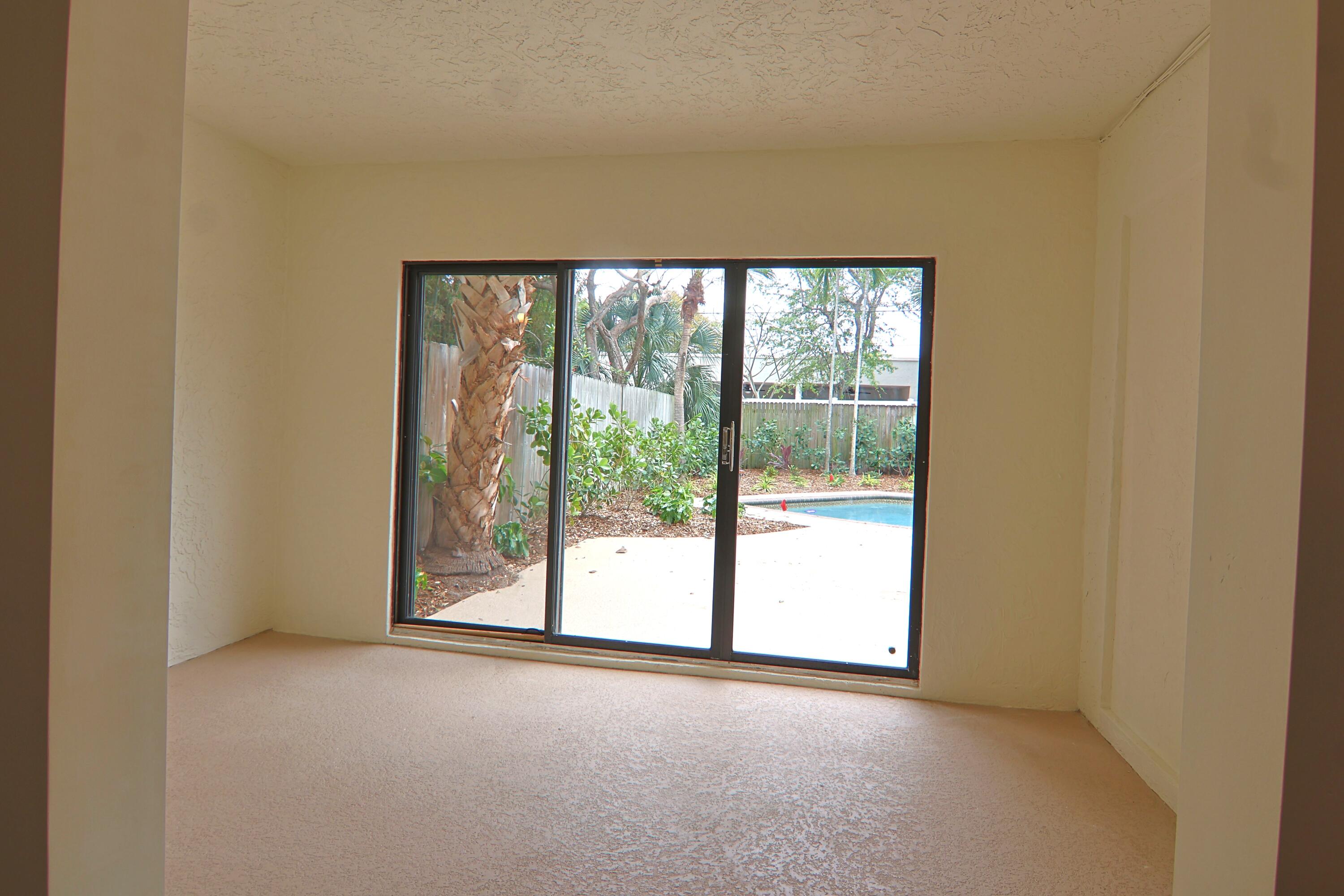 DELRAY MNR - Residential Income