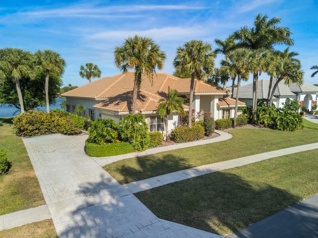 GREENVIEW COVE OF WELLINGTON - Residential