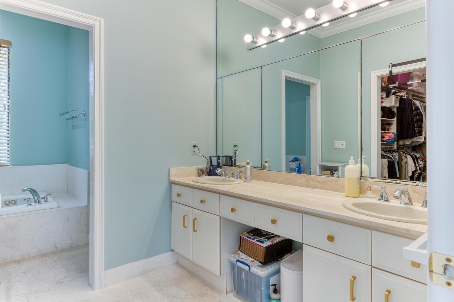 OCEAN PARK H W ROBBINS - Land