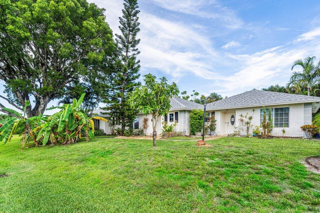 Photo of 2580 SW 14th Court #27, Boynton Beach, FL 33426 (MLS # R11005811)