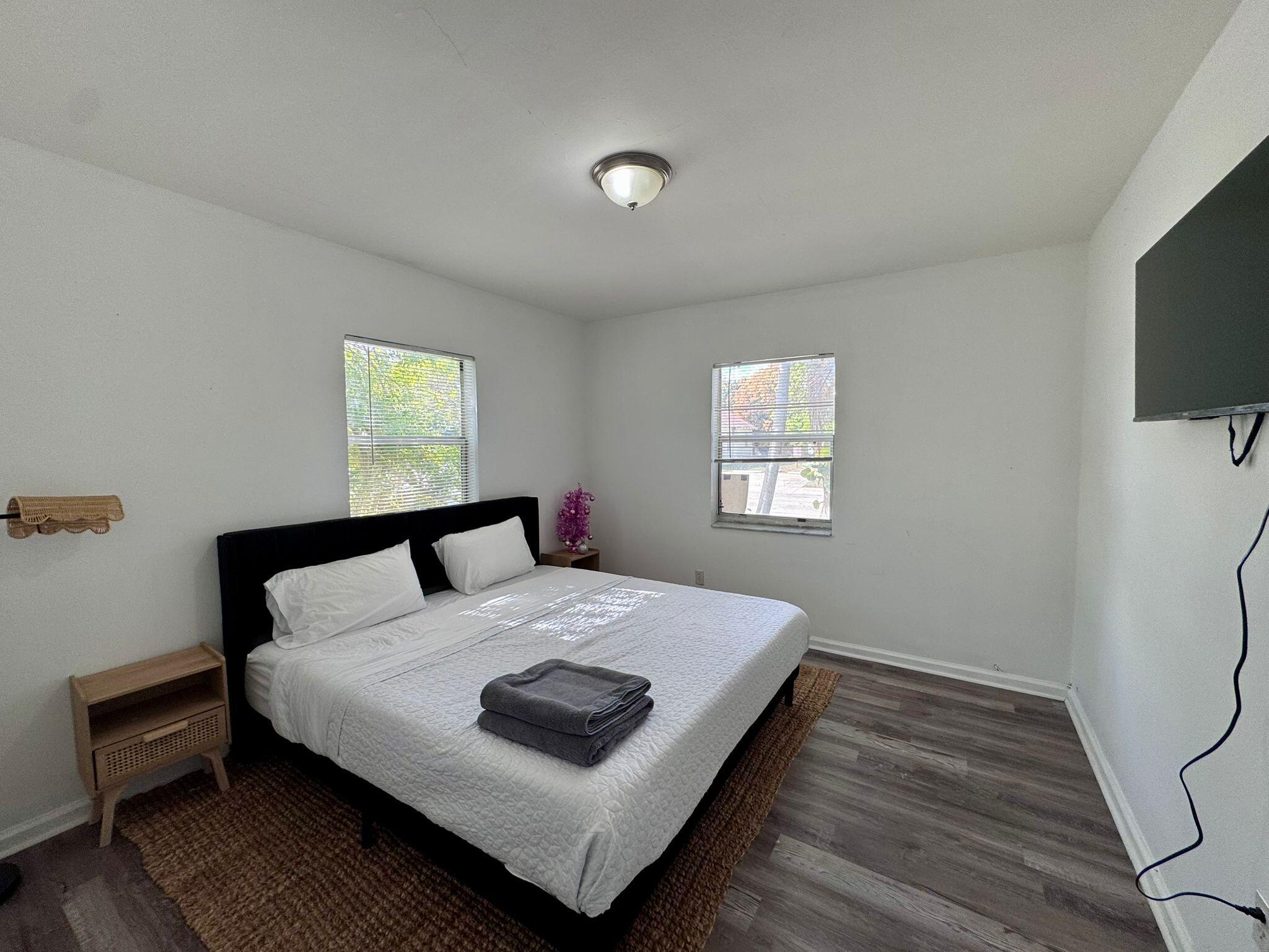 LAKE WORTH TOWN OF - Residential Lease