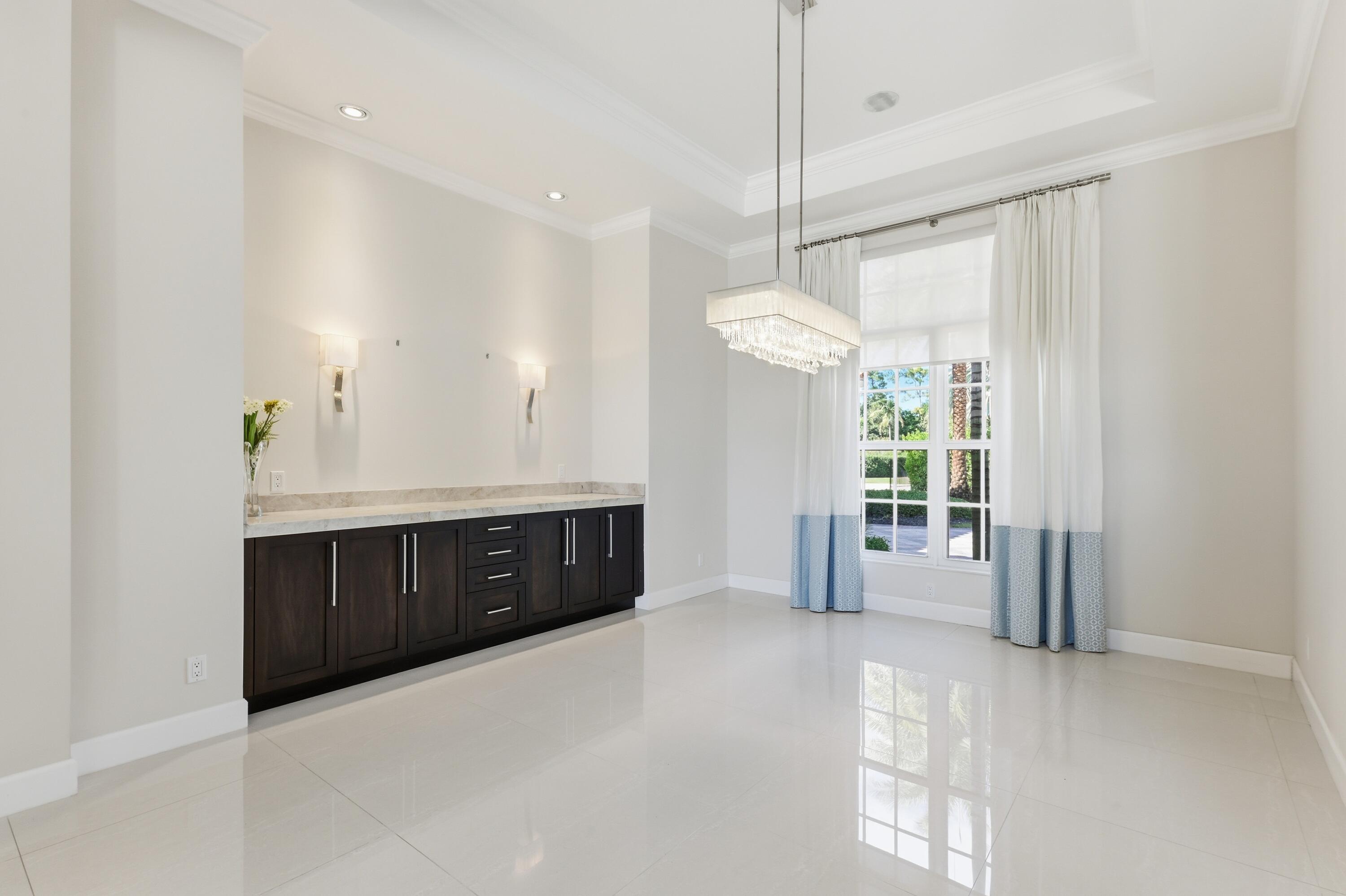 PINEWOOD OF WELLINGTON - Residential