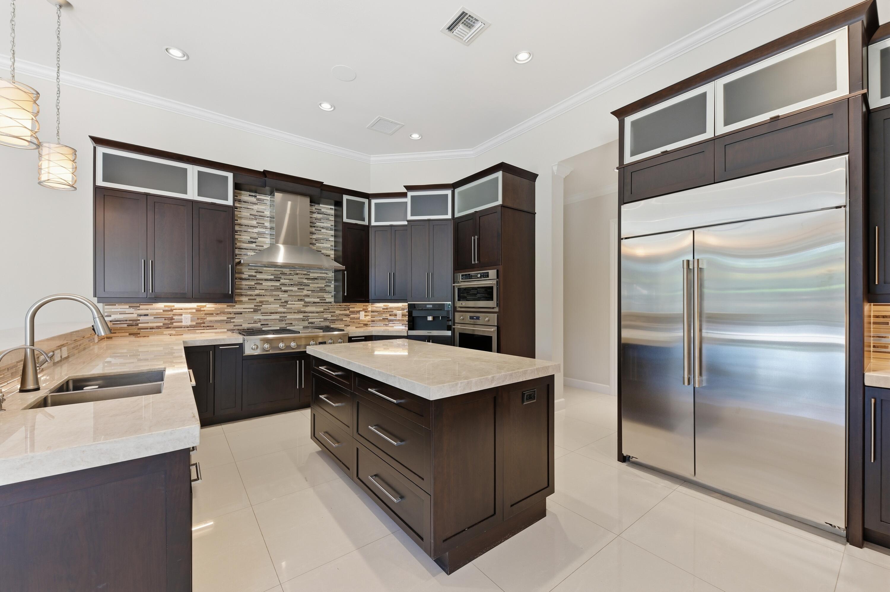 PINEWOOD OF WELLINGTON - Residential