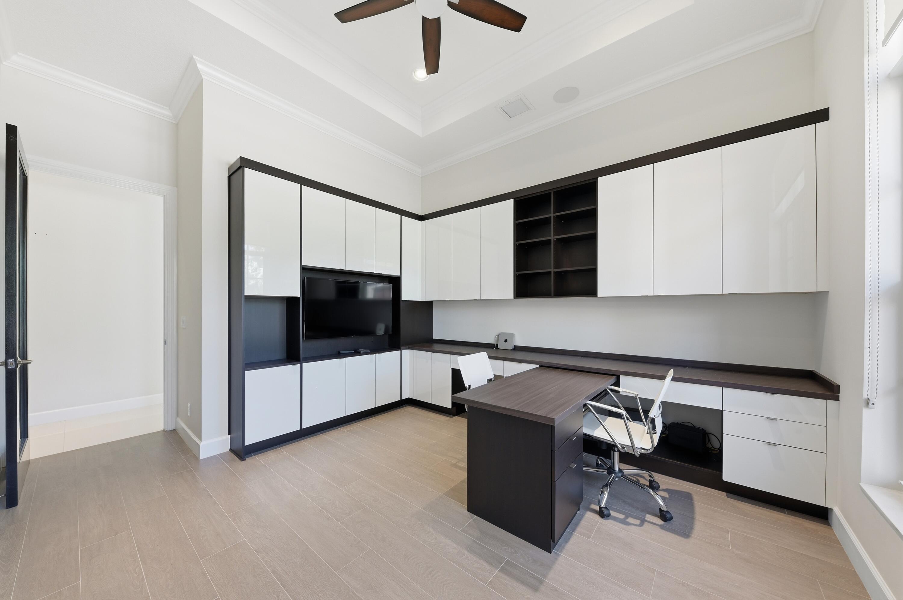 PINEWOOD OF WELLINGTON - Residential