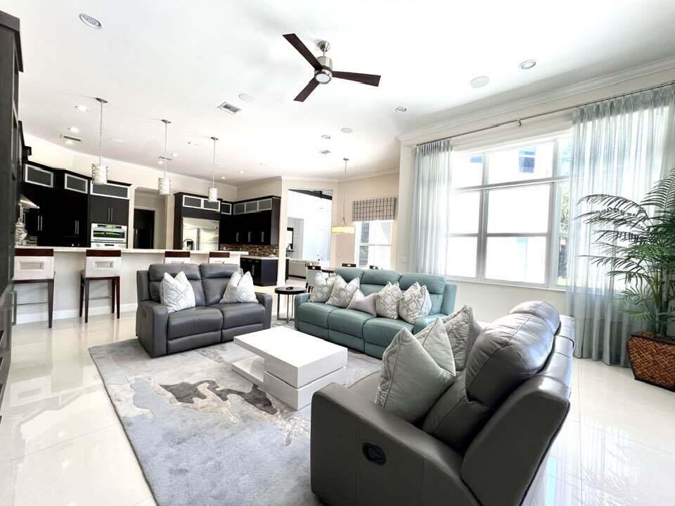 PINEWOOD OF WELLINGTON - Residential