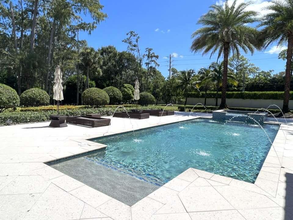 PINEWOOD OF WELLINGTON - Residential