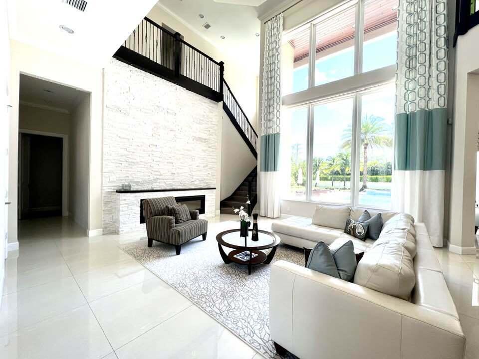 PINEWOOD OF WELLINGTON - Residential