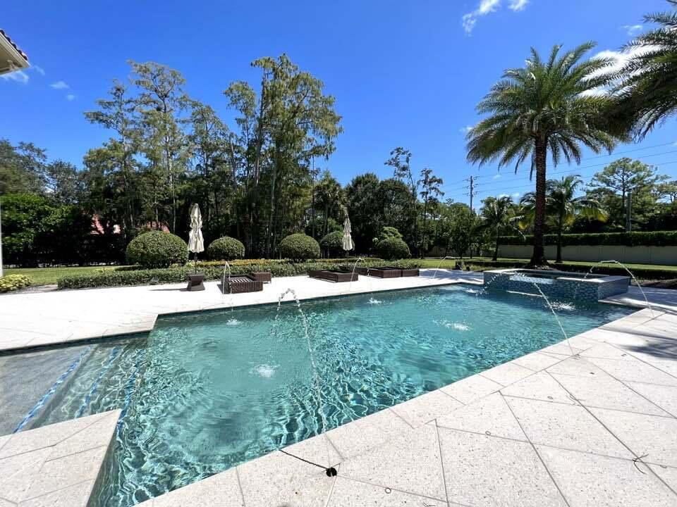 PINEWOOD OF WELLINGTON - Residential