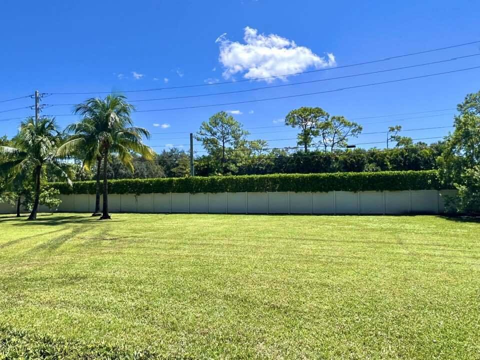 PINEWOOD OF WELLINGTON - Residential