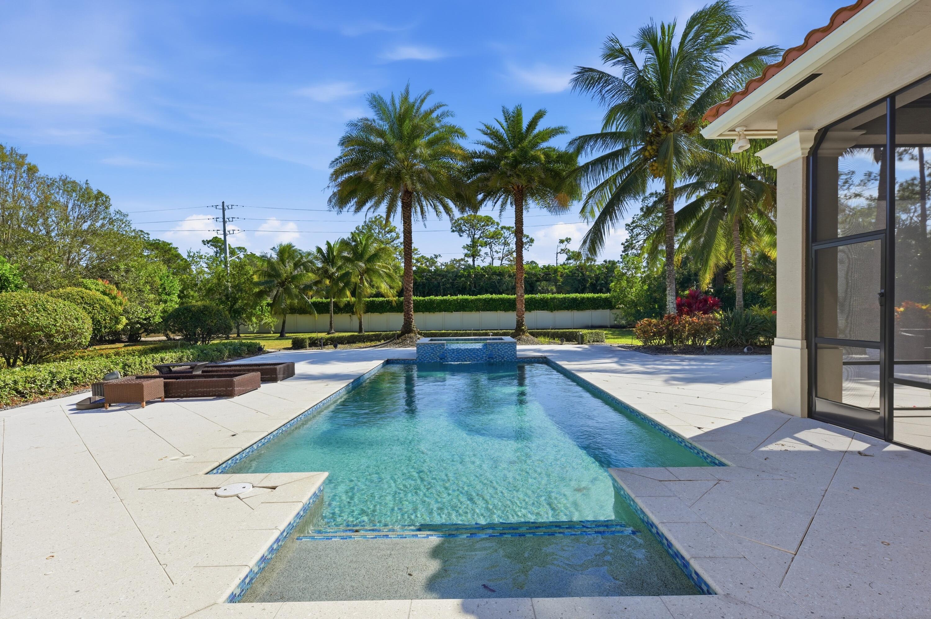 PINEWOOD OF WELLINGTON - Residential