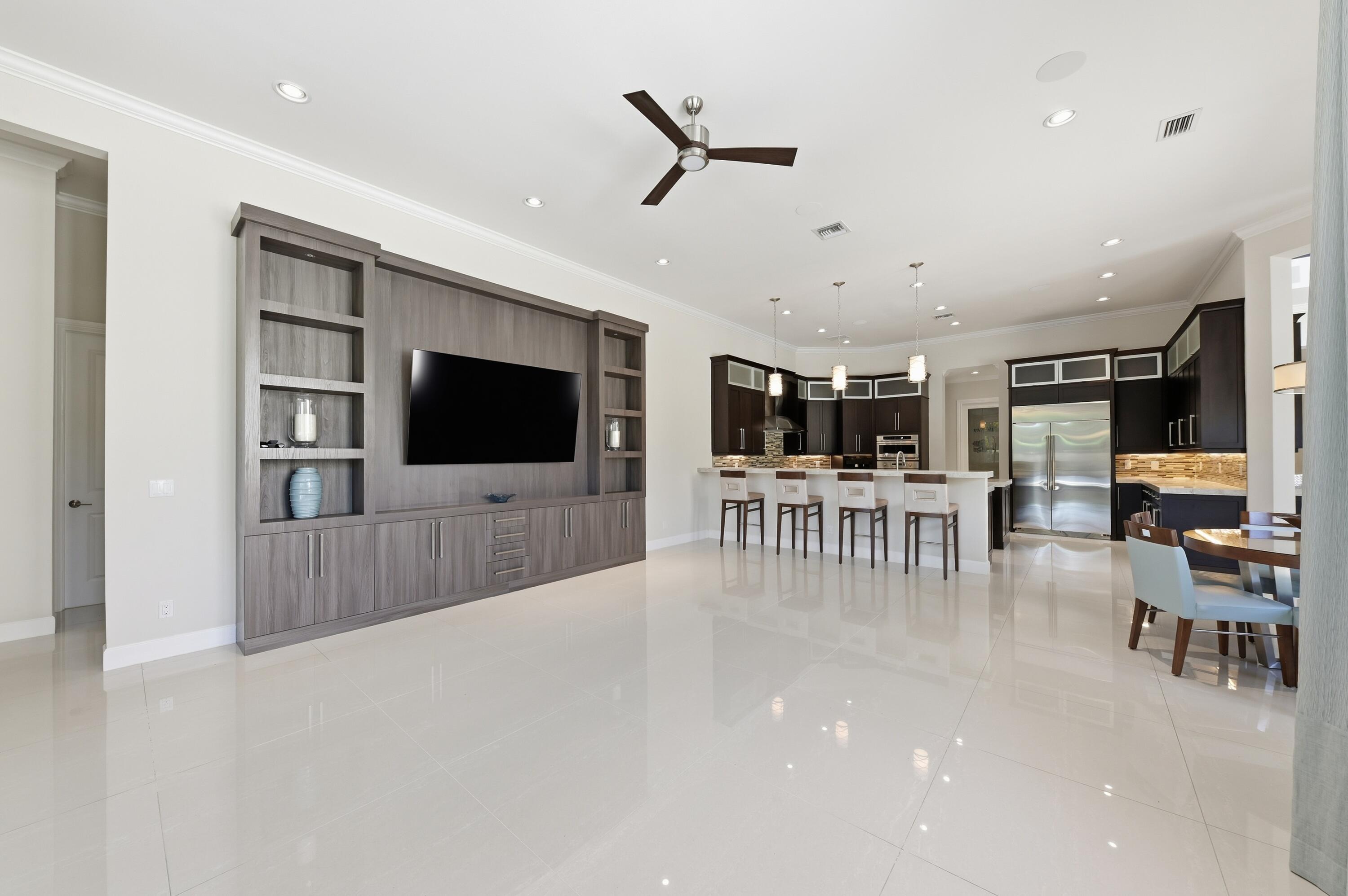 PINEWOOD OF WELLINGTON - Residential