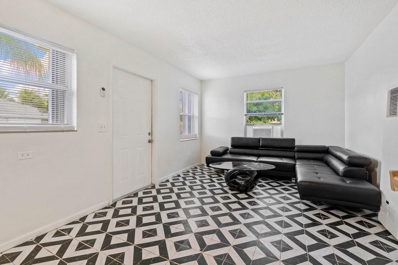 LAKE WORTH TOWN OF ADD 1 - Residential Income