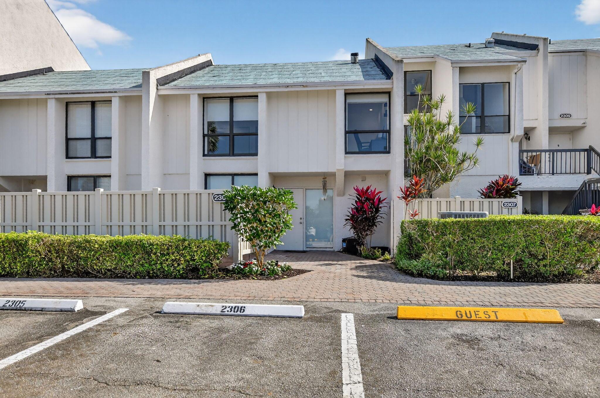 Bridgewood Townhouse - Residential