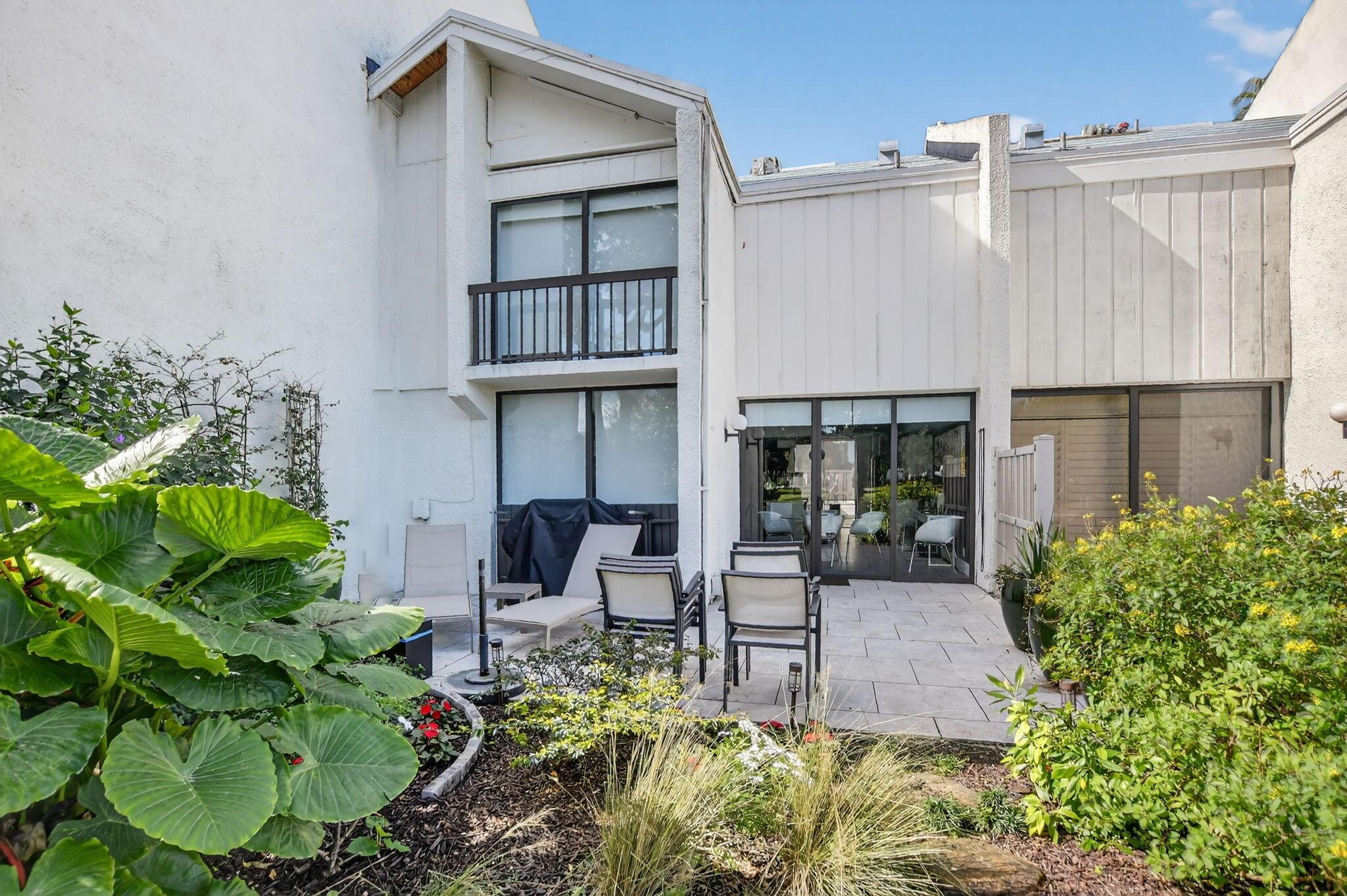 Bridgewood Townhouse - Residential