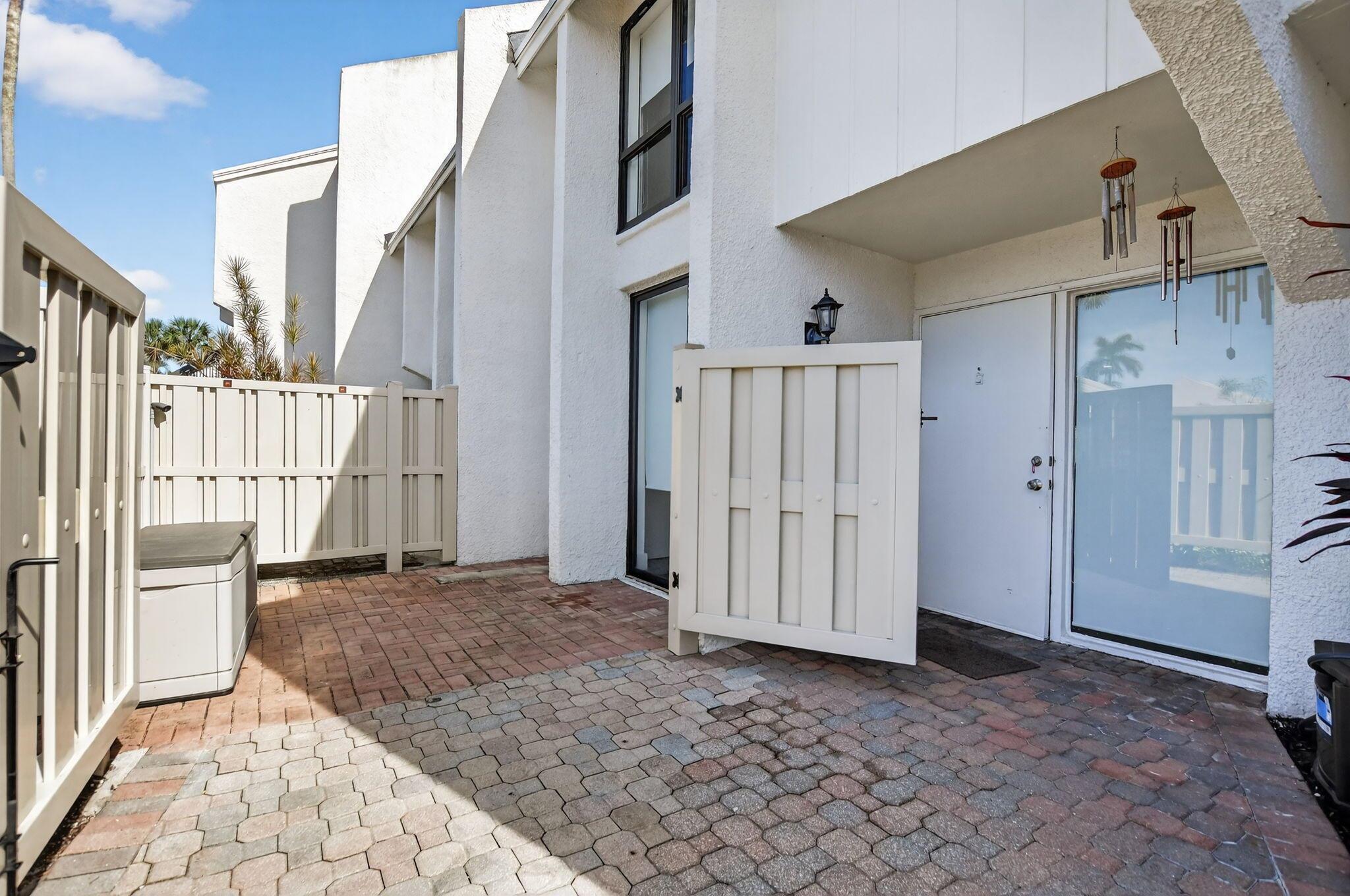 Bridgewood Townhouse - Residential