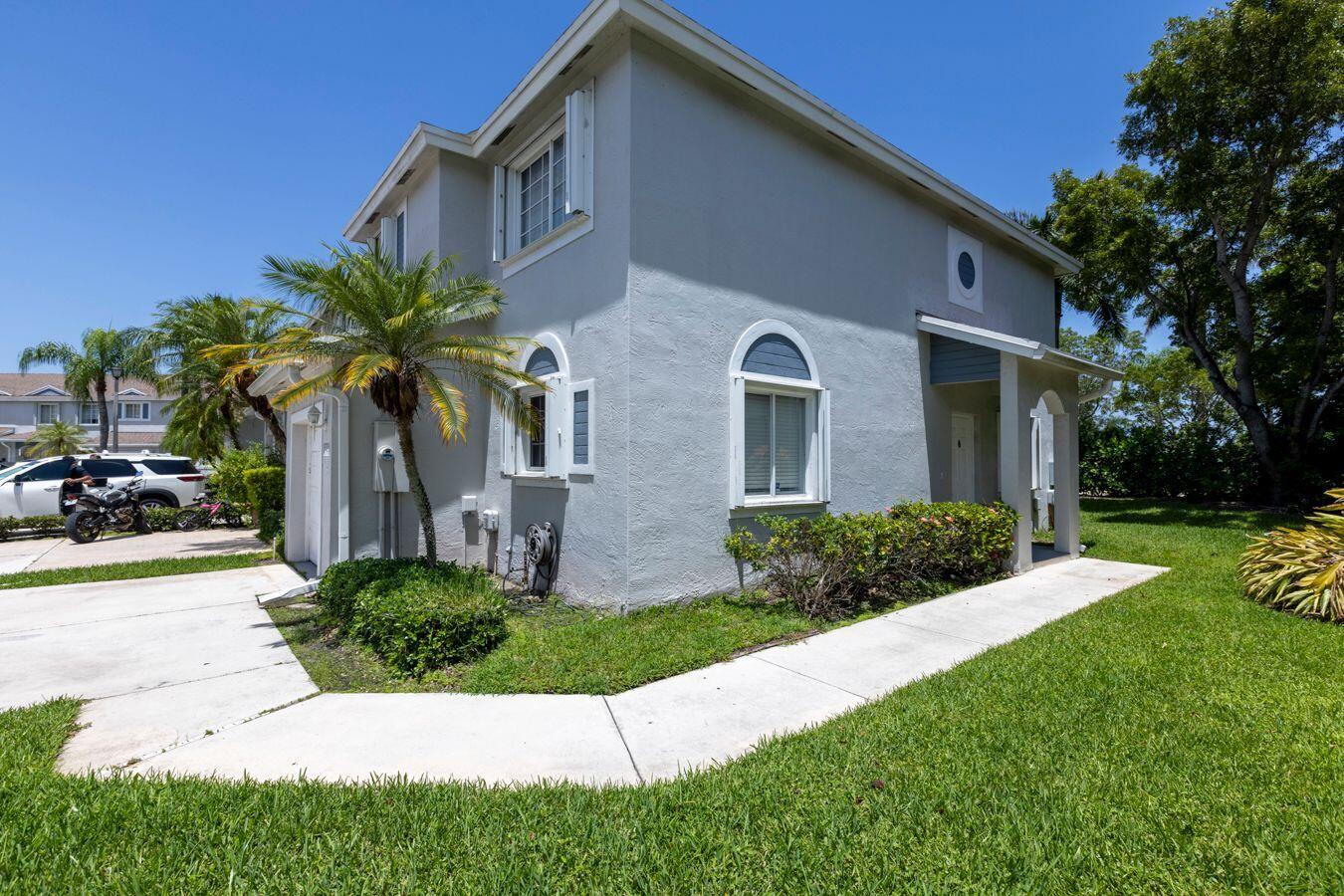 1130 SW 44th Avenue