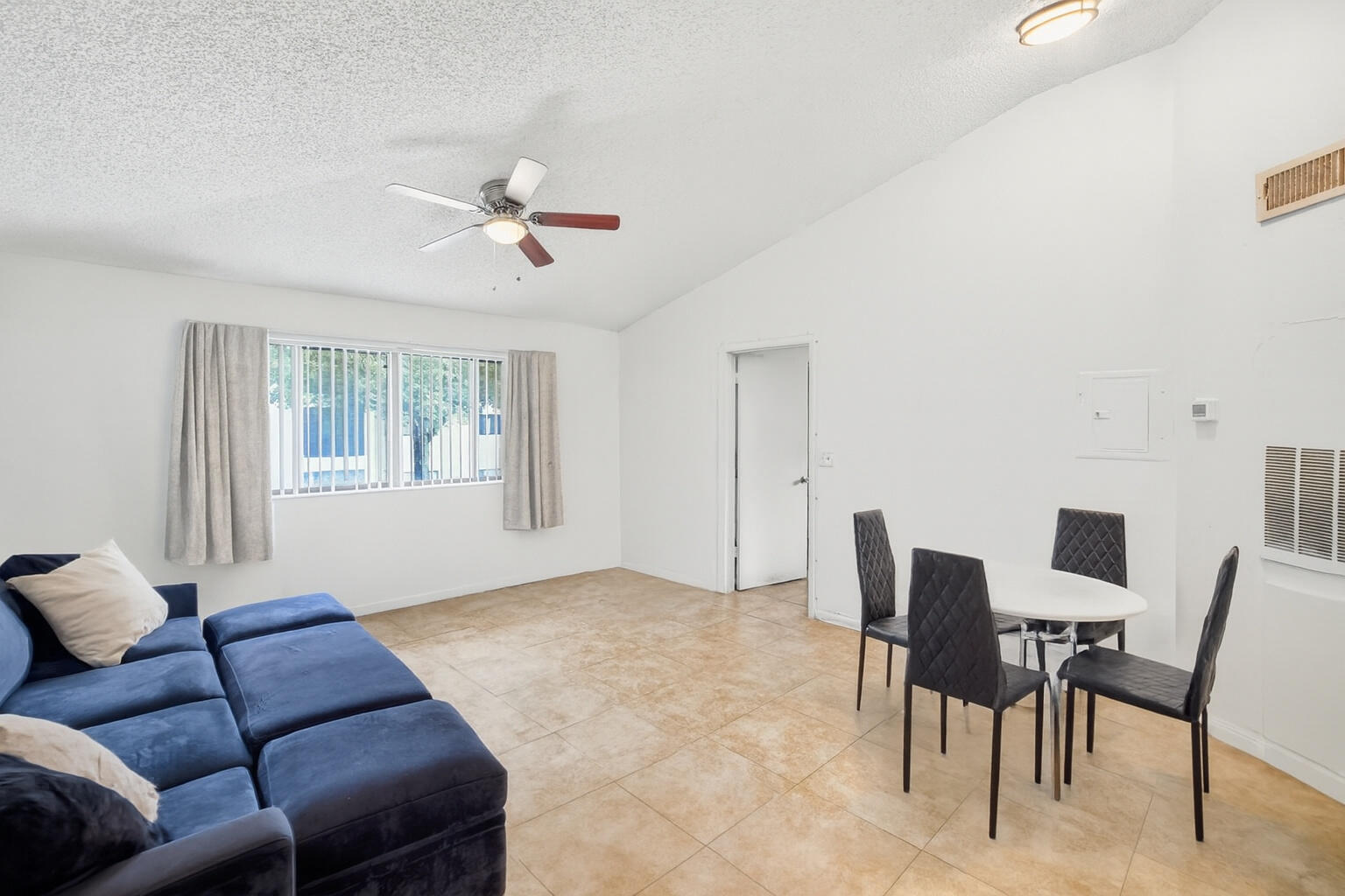 2550 SW 18th Terrace 2005
