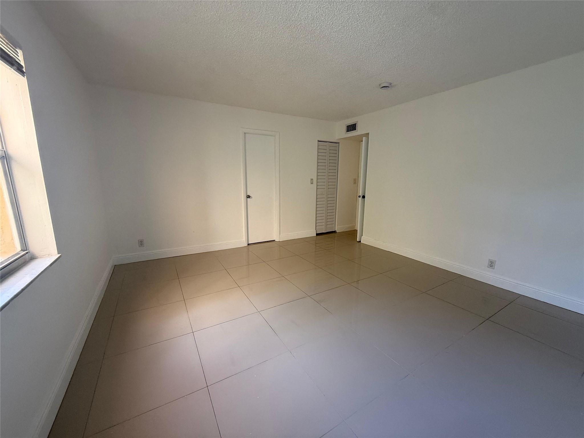 Venetian Gardens At Count - Residential Lease