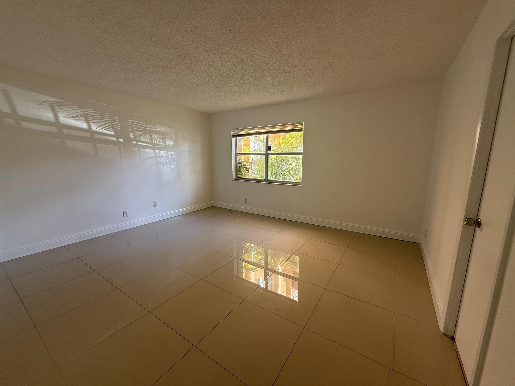 Venetian Gardens At Count - Residential Lease