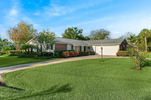 4511 10th Street, Vero Beach, FL MLS: R11074480