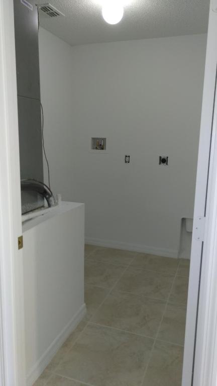 PORT ST LUCIE SECTION 33 - Residential Lease